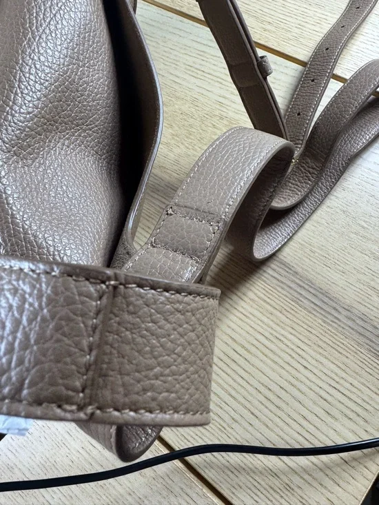 Cuyana Double Loop Bag Cappuccino. - Picture 12 of 12